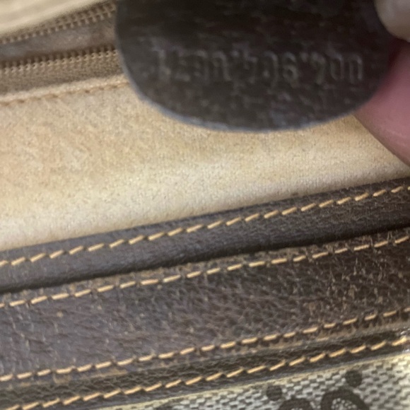 Gucci multi purpose classic purse! Authentic!! Clean, non smoking home. - Picture 10 of 13